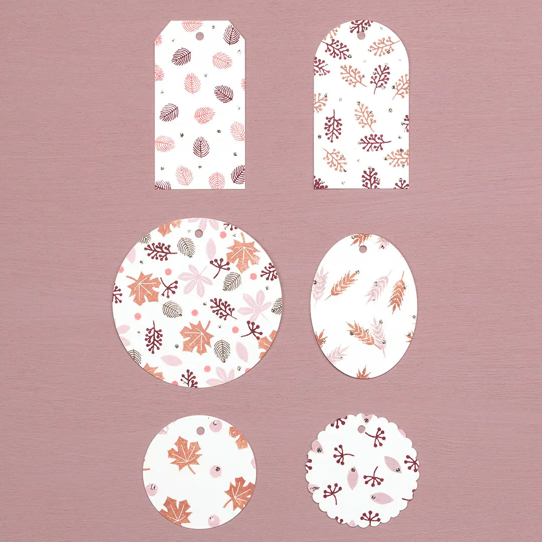 Blumenstempel und Blätter Stempel Geschenkanhänger bestempeln Papieranhänger bestempeln Blätterstempel Stempel Ahornblatt Stempel Kastanienblatt Stempel Knospen Stempel