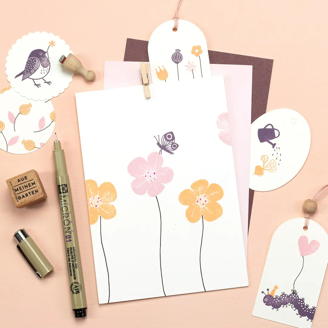 Blätter Stempel und Blumenstempel mit Stempel Tieren Stempel Gießkanne Stempel Blume Stempel Knospe Stempel Blütendolde Stempel Schmetterling Stempel Blumenwiese