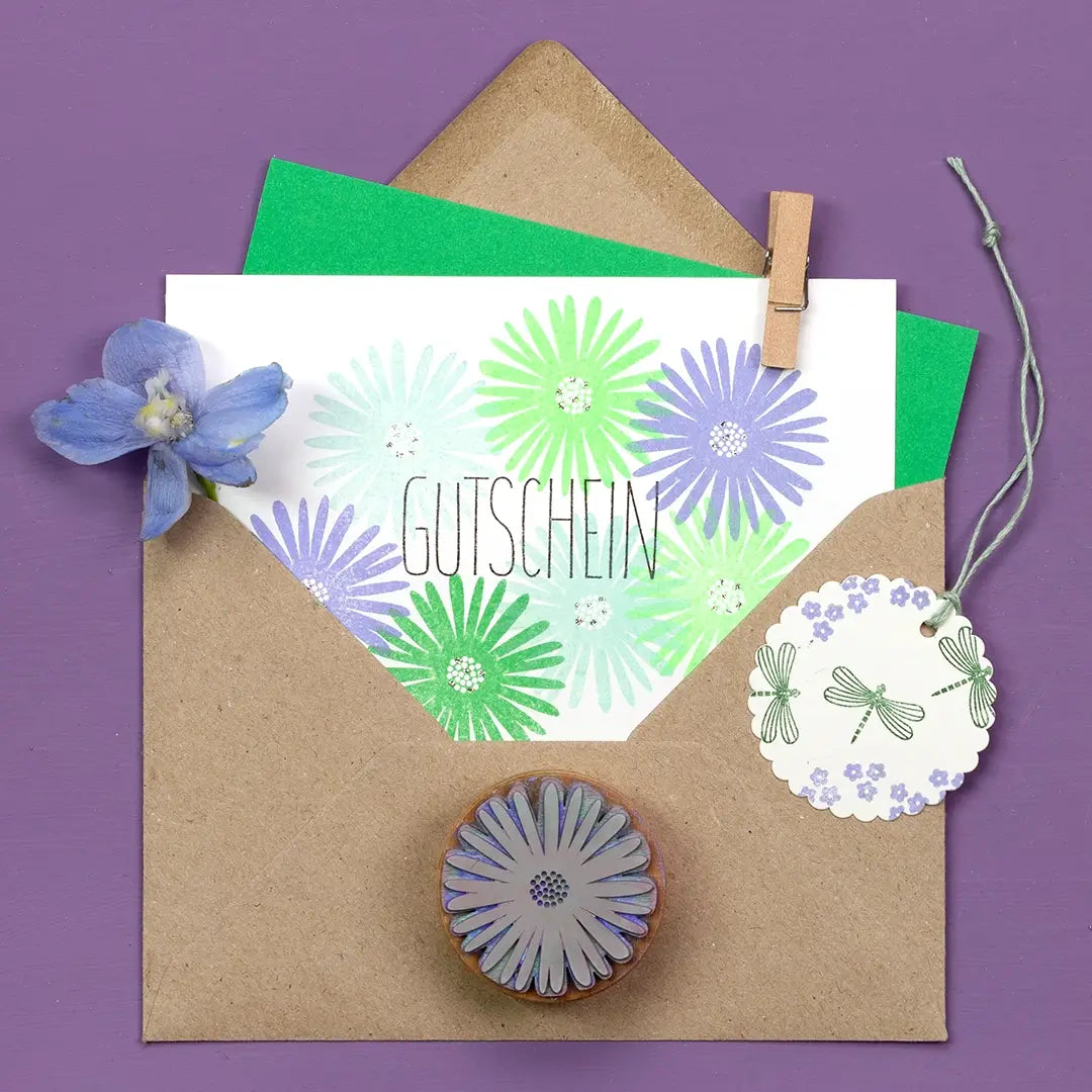geschenk muttertag gutschein verschenken blumenstempel muttertag geschenk diy