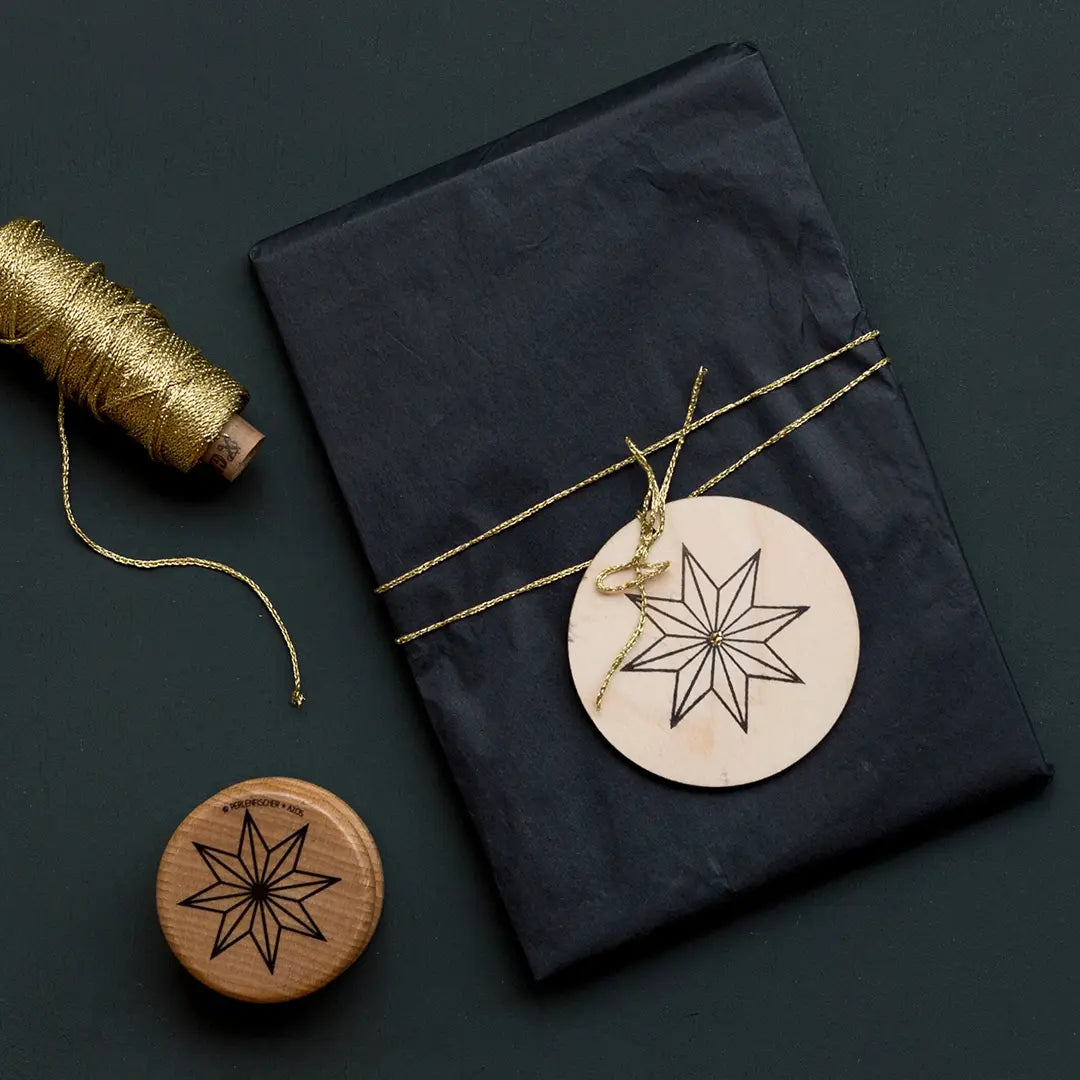 Stempel Weihnachten Papierstern Holzanhänger Garn gold